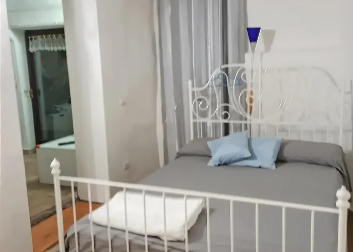 Casa Nella Roccia