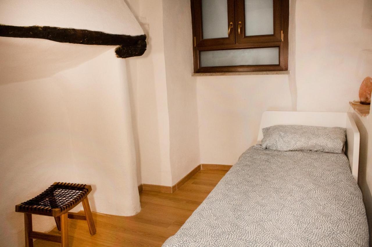Casa Nella Roccia Holiday home *